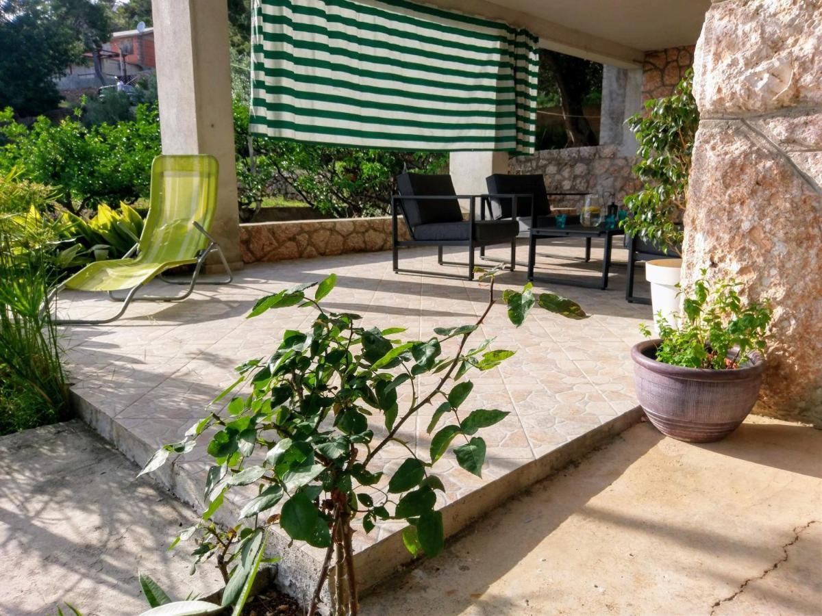 Marija Sveta Nedelja (Hvar)