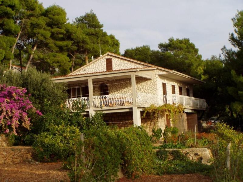 Marija * Sveta Nedelja (Hvar)